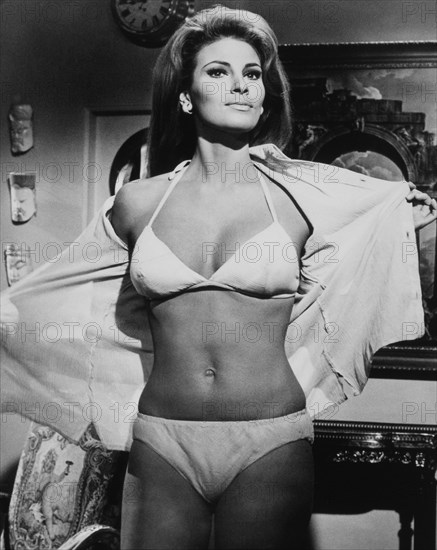 Raquel Welch, On-set of the Film, Fathom, 1967