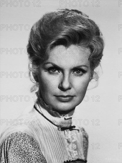 Joanne Woodward, Portrait, On-Set of the Film, "A Big Hand for the Little Lady", 1966