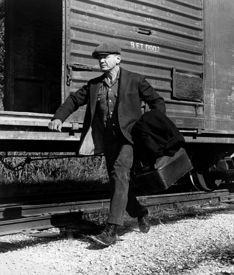 Charles Bronson on-set of the Film, "Hard Times", 1975