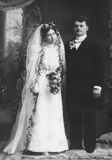 Wedding Couple, Portrait, Minneapolis, Minnesota, USA, circa 1915