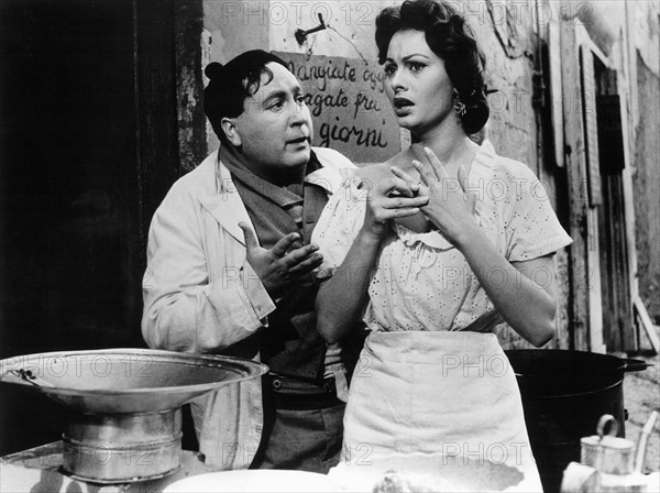 Giacomo Furia, Sophia Loren, on-set of the Film, "Gold of Naples" (aka L'Oro di Napoli), 1954