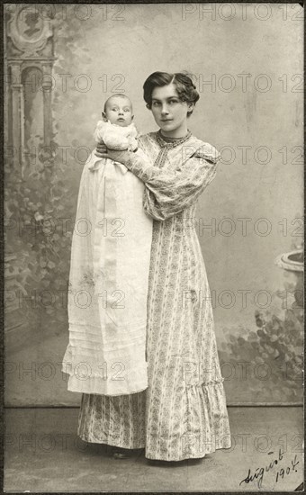 Mother Holding Infant Child, Portrait, circa 1904