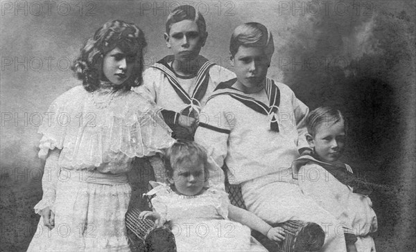 Children of King George V, l-r Princess Mary, Prince Albert, Prince Edward, Prince Henry, center-Prince George, Portrait, circa 1903