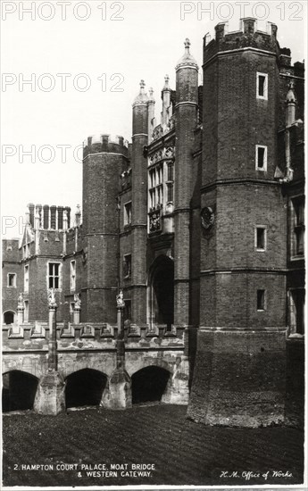 Hampton Court Palace, Moat Bridge and Western Gateway, Richmond, Surrey, England, Postcard circa 1910