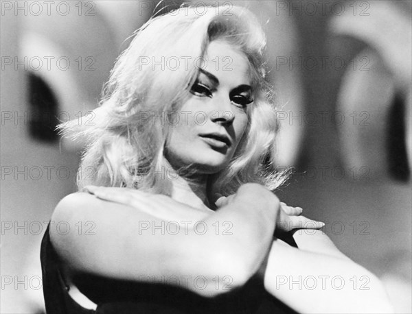 Anita Ekberg, Portrait on-set of the Film, "Boccaccio '70", 1962