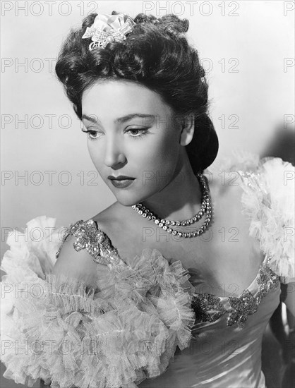 June Duprez, on-set of the Film, "The Four Feathers", 1939