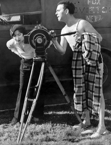 George Burns and Gracie Allen with Fox Movietone Camera at Opening of El Mirador Hotel, Palm Springs, California, USA 1933