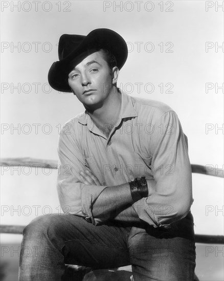 Robert Mitchum, Portrait, on-set of the Film "Pursued" 1947