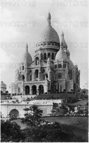 Church of Sacre Coeur de Montmartre, Paris, France, circa 1940