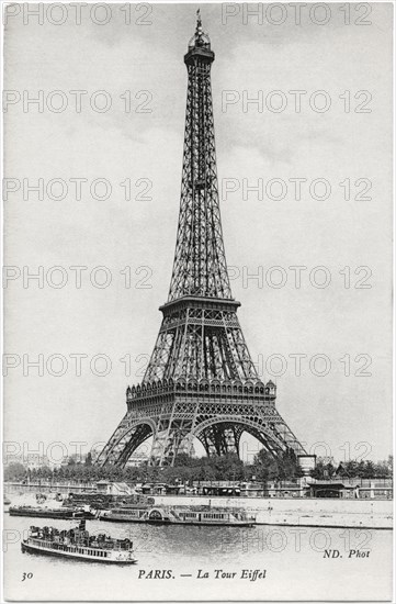 La Tour Eiffel, the Eiffel Tower, Paris, France, circa 1905