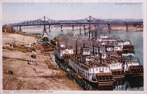 Paddle-Wheel Steamers, Ohio River at Cincinnati Levee, Ohio, USA, circa 1925