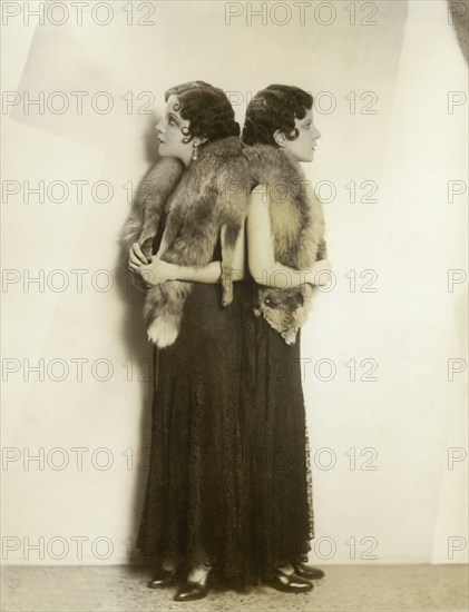 Hilton Twins, Daisy and Violet, Portrait, 1932