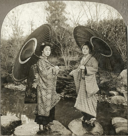 Japanese belles in Rainy Day Costume, Single Image of Stereo Card, C.H. Graves, Universal Photo Art, 1902