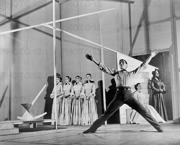 Erick Hawkins in the First Production of Aaron Coplands, Appalachian Spring, Martha Graham (second right) and May O'Donnell (right) with the Four Followers in Background, Library of Congress, Washington DC, USA, October 30, 1944