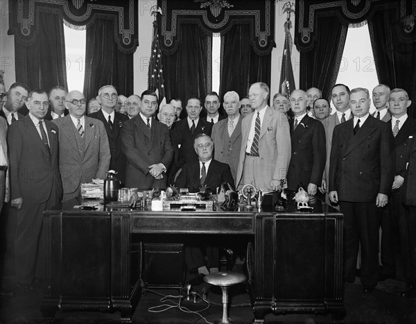 U.S. President Franklin Roosevelt with Railroad Officials, Oval Office, White House, Washington DC, USA, Harris & Ewing, 1936