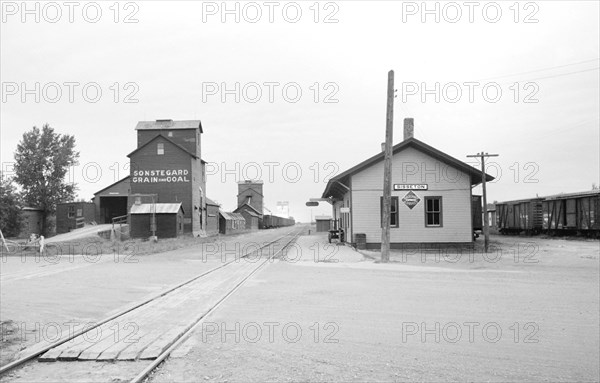 Railroad Station, Sisseton, South Dakota, USA, John Vachon, Farm Security Administration, September 1939