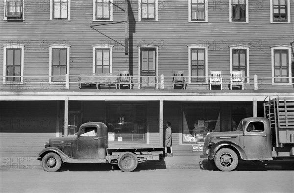 Hotel, Aberdeen South Dakota, USA, John Vachon, Farm Security Administration, November 1940