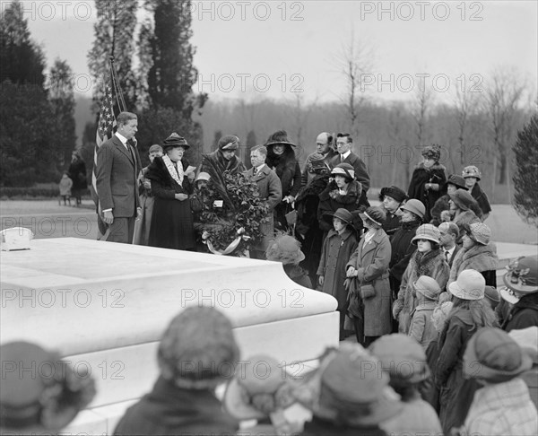 Children of American Revolution at Tomb of Unknown Soldier, Arlington National Cemetery, Arlington, Virginia, USA, National Photo Company, April 16, 1923