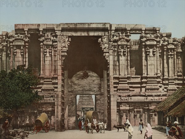 South of India, Seringham Town - Gate, Photochrome Print, Photoglob Co., 1905