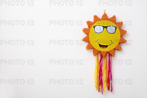 Cartoon Sun Party Piñata