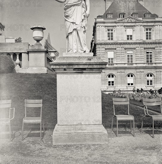 Statue, Jardin du Luxembourg, Paris, France