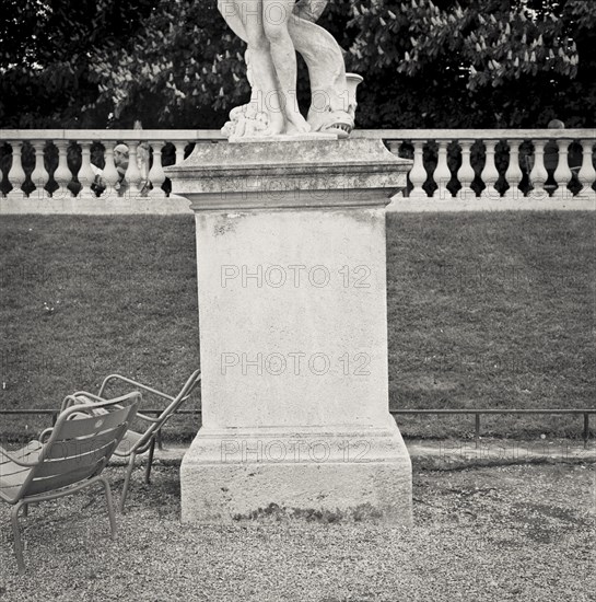 Statue, Jardin du Luxembourg, Paris, France