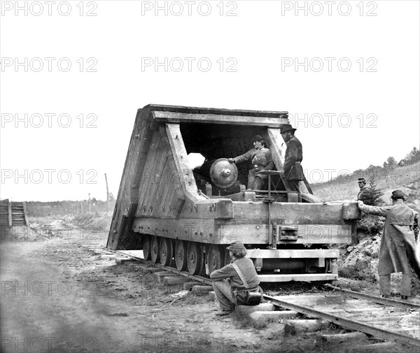 Confederate Railroad Gun and Crew, Siege of Petersburg, American Civil War, Petersburg, Virginia, USA, Photograph, 1864