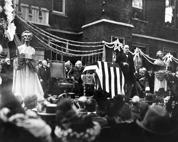 Address of President William McKinley on Anniversary of Lincoln Douglas Debate, Knox College, Galesburg, Illinois, USA, Photograph by Allen Ayrault Green, 1899