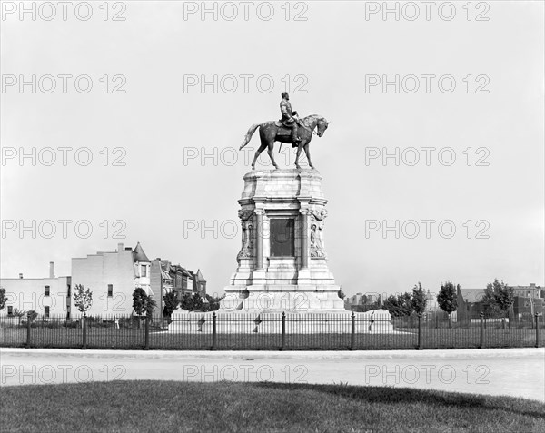 Equestrian Statue of General Robert E. Lee, Richmond, Virginia, USA, Detroit Publishing Company, 1905