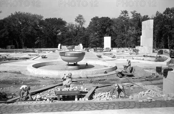 Memorial to Theodore Roosevelt under Construction on Theodore Roosevelt Island, Washington, D.C., USA, Photograph by Warren K. Leffler, October 1965