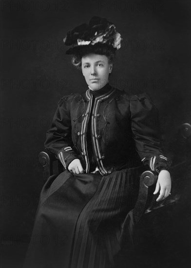 Helen Herron Taft (1861-1943), First Lady of the United States 1909-1913 as wife of U.S. President William Howard Taft, Three-Quarter Length Seated Portrait during William Howard Taft's appointment as U.S. Secretary of War, Photograph by Barnett McFee Clinedinst, 1905