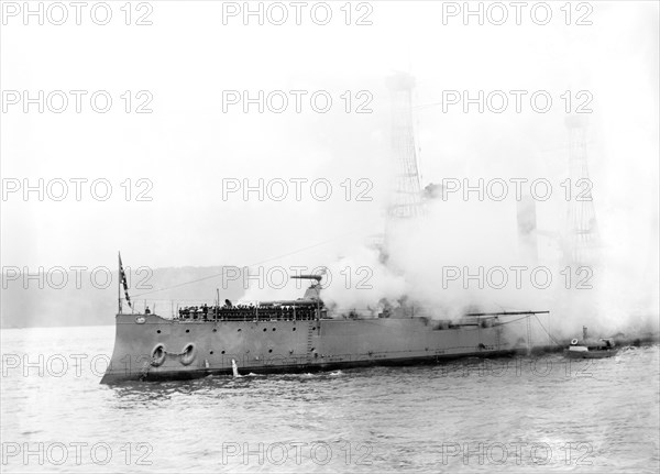 Battleship Connecticut Saluting the Presidential Yacht Mayflower during Naval Review for U.S. President William Howard Taft, New York Harbor, New York City, New York, USA, Photograph by Bain News Service, October 14, 1912