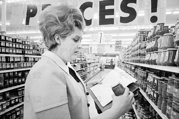 Consumer "Price Agent" Checking Prices for Consumer Price Index, photograph by Thomas J. O'Halloran, September 1971