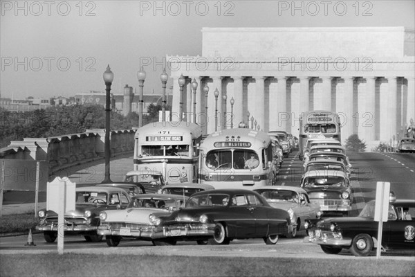 Traffic, Arlington Memorial Bridge with Lincoln Memorial in Background, Arlington, Virginia and Washington, D.C., USA, photograph by Thomas J. O'Halloran, September 1957