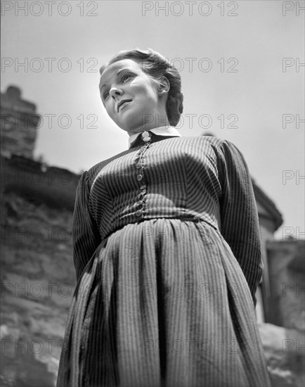 Anna Lee, on-set of the Film, "How Green was my Valley", 20th Century-Fox, 1941