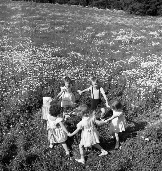 children, playing, lifestyles, innocence, historical,