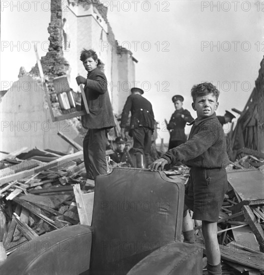 people, bombing, London, destruction, World War II, WWII, historical,