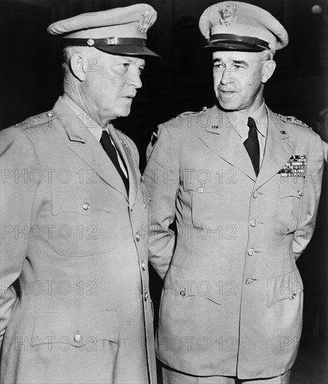 Dwight Eisenhower, Omar Bradley, men, military, historical,