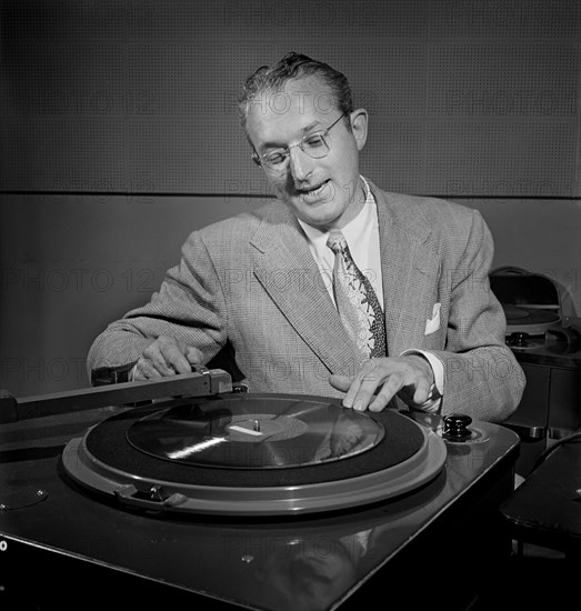 Tommy Dorsey, man, entertainment, celebrity, historical,