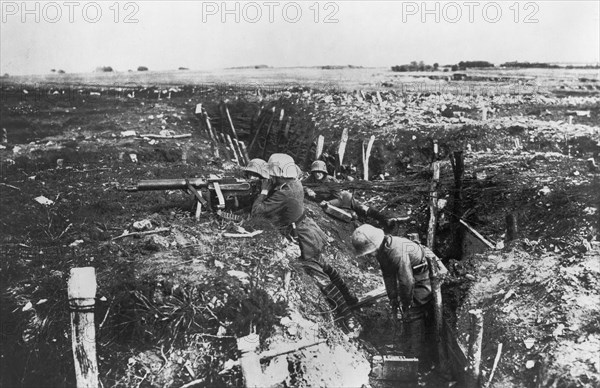 soldiers, machine guns, German, World War I, historical,