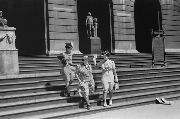 Three Women Leaving Art Institute of Chicago