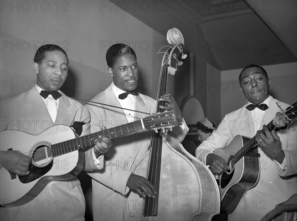 Musicians performing at Tavern