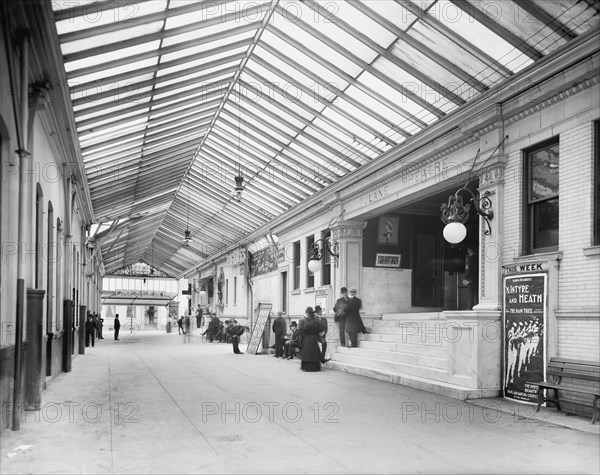 Arcade of Crescent and Tulane Theatres