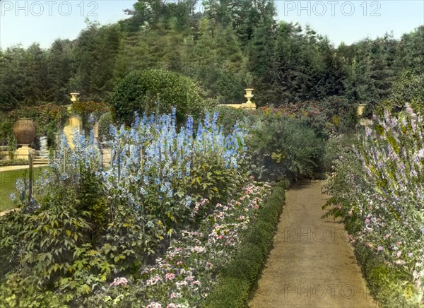 Italian Garden Pathway