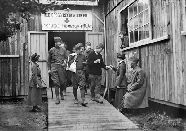 American Soldiers leaving American Red Cross Recreation Hut at Base Hospital No. 6