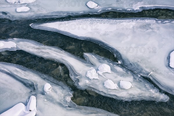 Ice and Flowing Water detail