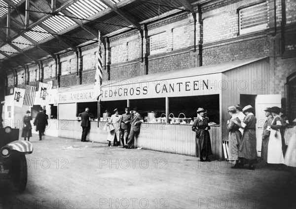 Large Group of American Soldiers on Leave from France Sightseeing on Red Cross Omnibus Grosvenor Gardens