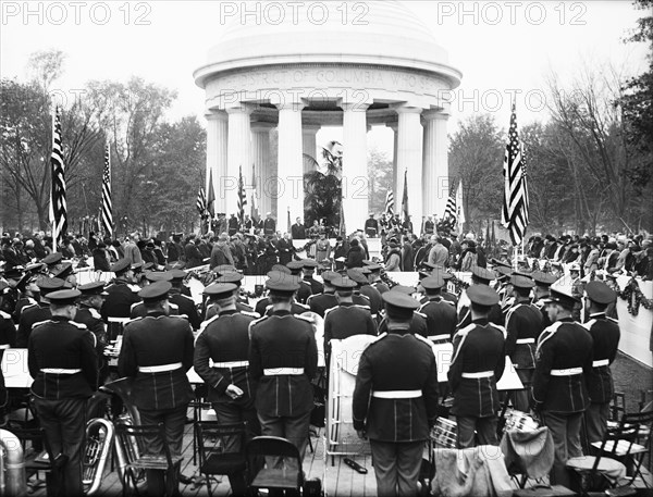 President Herbert Hoover and Military officials at District of Columbia War Memorial commemorating Washington D.C. Soldiers who participated in World War I