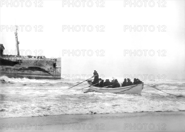 American Soldiers returning from World War I being rescued from the ship SS Northern Pacific