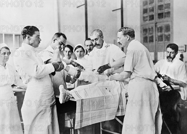 Operating room in American Hospital